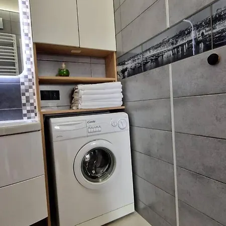 Urbanoasis8thfloor-airport-atlasarena-orientarium דירה לודז'