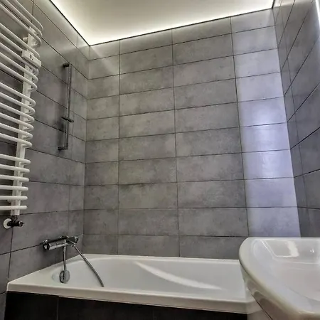 Urbanoasis8thfloor-airport-atlasarena-orientarium