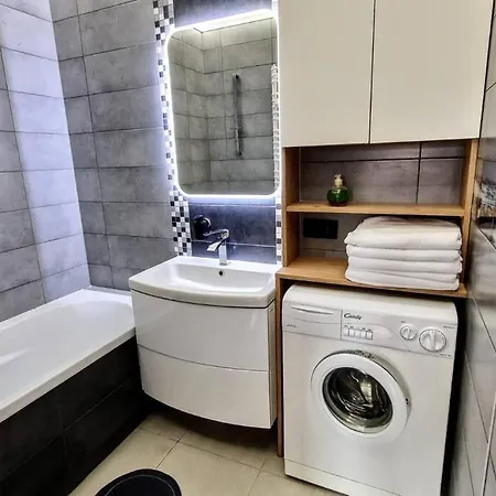 Apartment Urbanoasis8thfloor-airport-atlasarena-orientarium