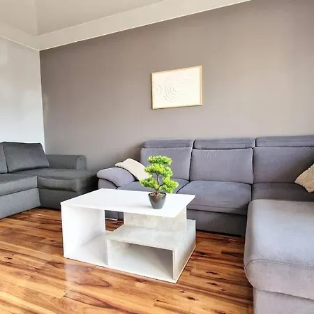 Urbanoasis8thfloor-airport-atlasarena-orientarium Apartment