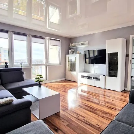 Urbanoasis8thfloor-airport-atlasarena-orientarium *