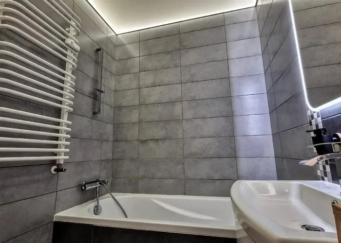 Urbanoasis8thfloor-airport-atlasarena-orientarium